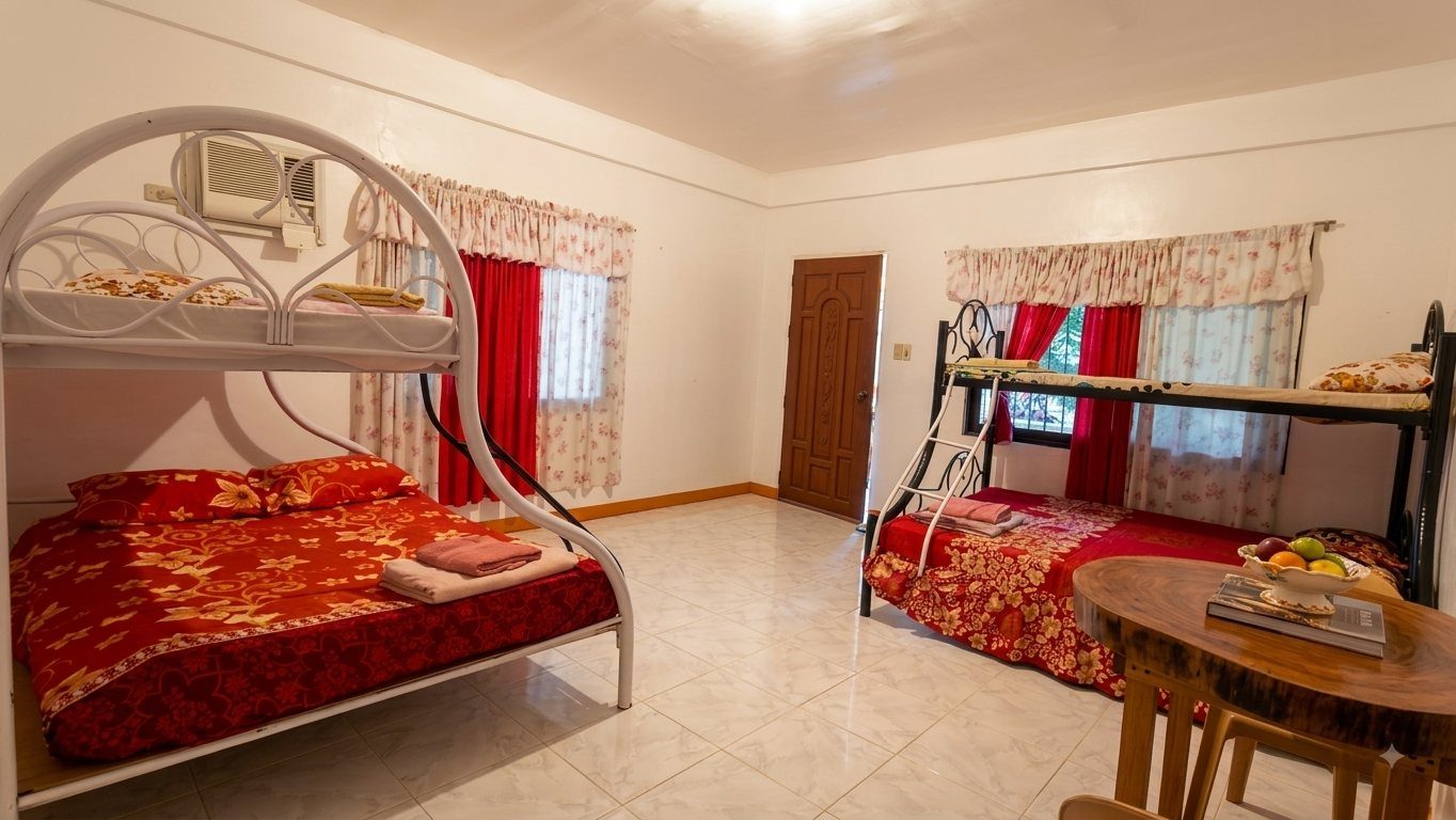 Mullie Bay Room — family room with two bunk-over-double beds